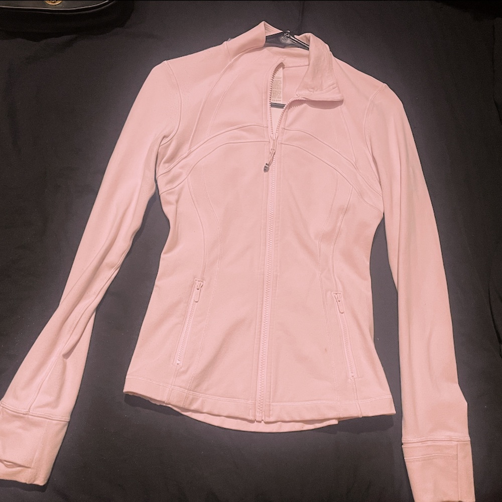 Lululemon Athletica Women’s define jacket
Lightly Used
Size 4